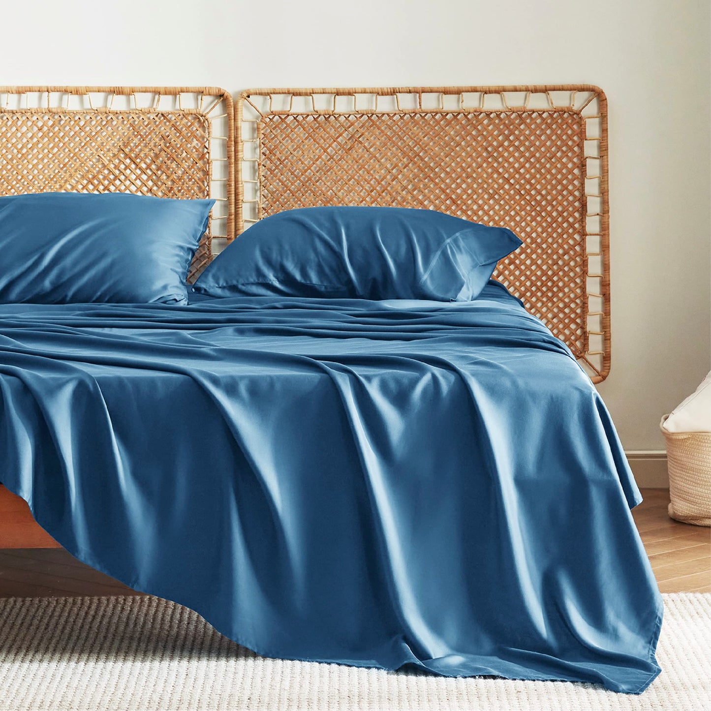 Bedsure Queen Sheets, Rayon Derived from Bamboo, Queen Cooling Sheet Set, Deep Pocket Up to 16", Breathable & Soft Bed Sheets, Hotel Luxury Silky Bedding Sheets & Pillowcases, Peacock Blue
